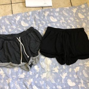 Medium size shorts. 💋